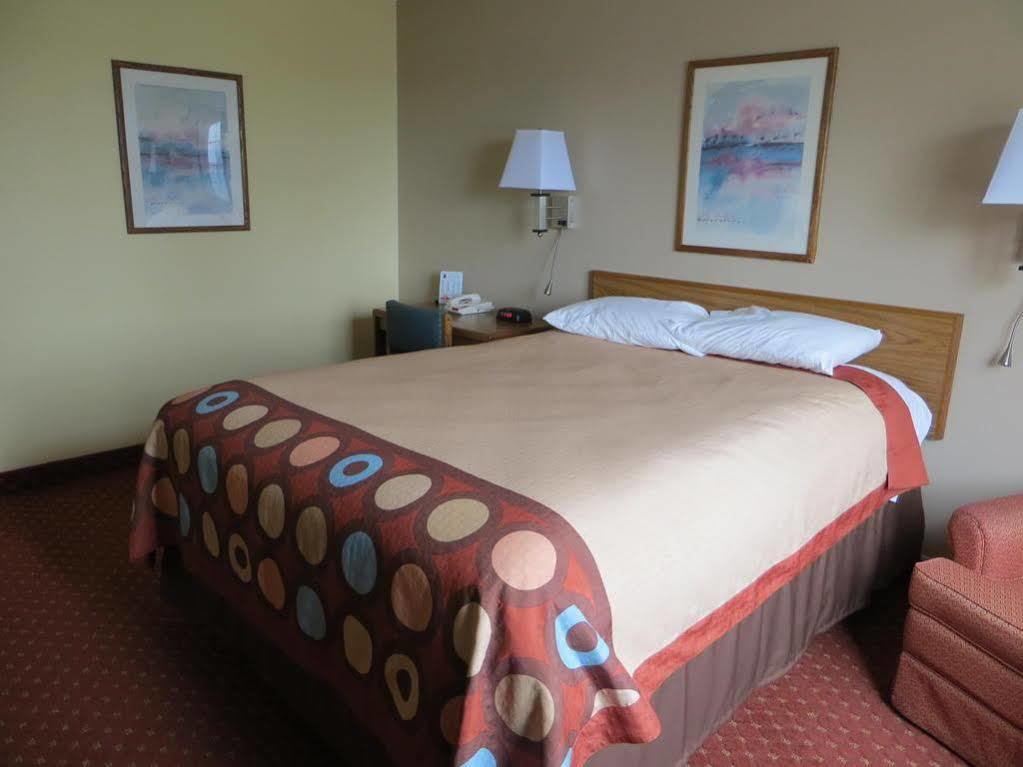Baymont By Wyndham Cedar Rapids Hotel Kültér fotó